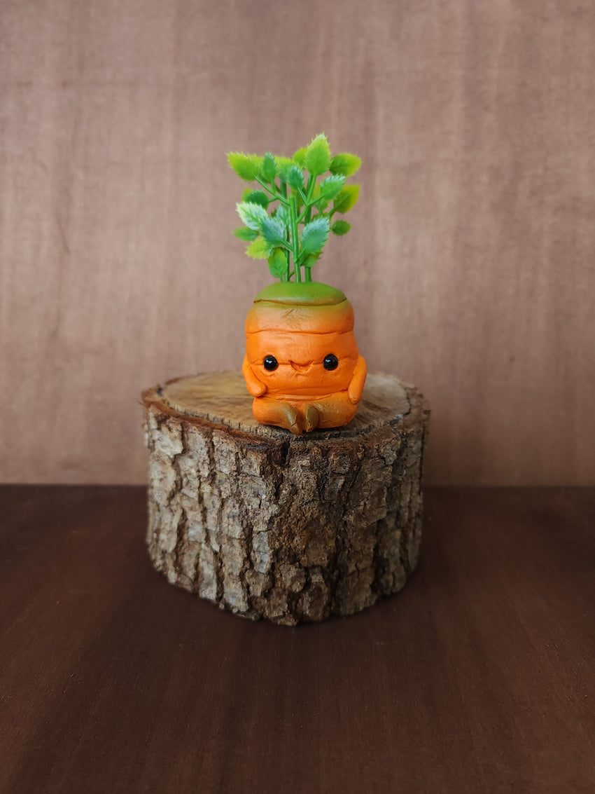 Chunky Carrot Sculpture "Sandee"
