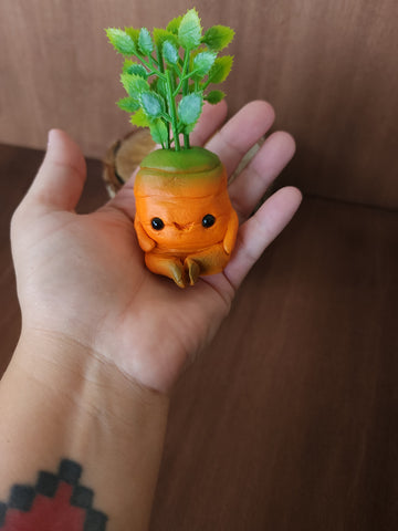 Chunky Carrot Sculpture "Sandee"